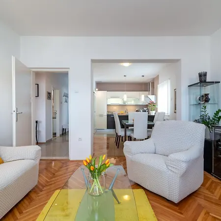 Apartment Lota-trogir *